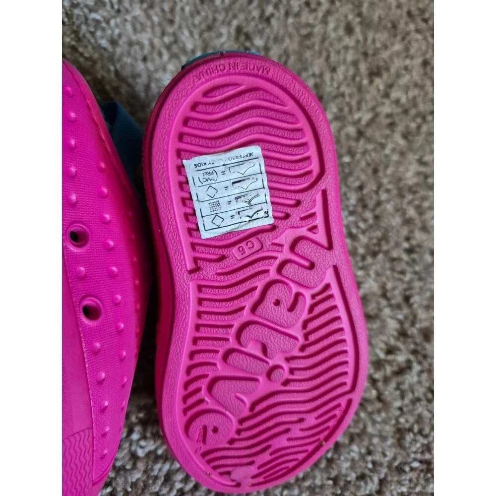 Native toddler shoes size 5c excellent condition- pink